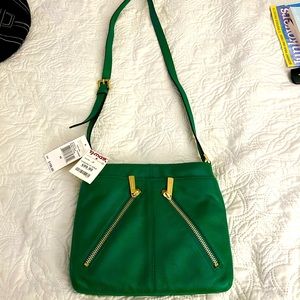 Gorgeous Kelly Green Michael Kors leather bag. Used twice. No tags.